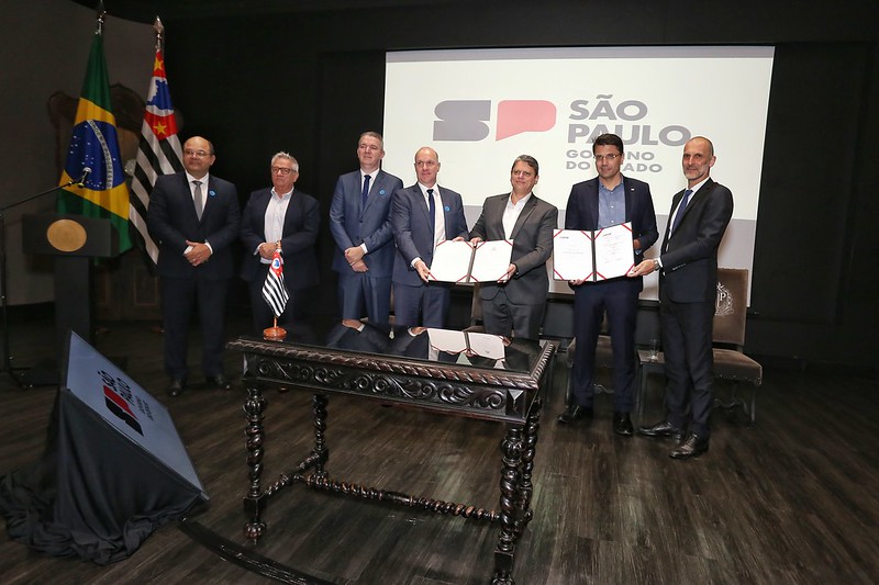 Signing of the concession contract for highways in the Northwest Lot