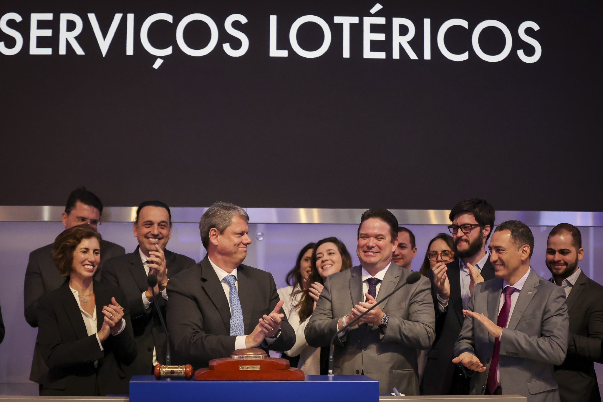 Auction of state lottery services